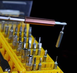 平時跑斷腿也見不到的五金工具,現(xiàn)只要幾包煙錢,第8個常脫銷